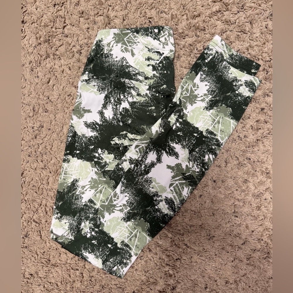 Gymshark Green and White Camouflage Leggings